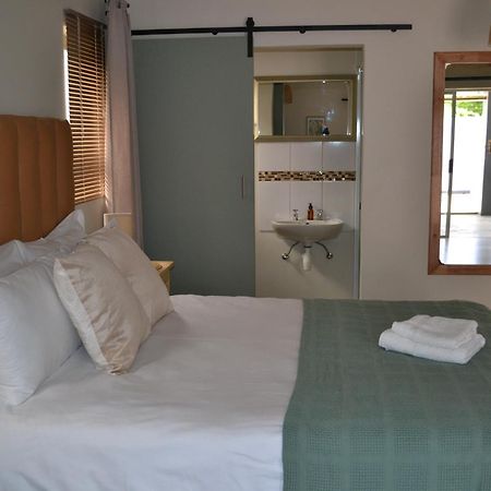 Travel North Guesthouse Цумеб Екстериор снимка