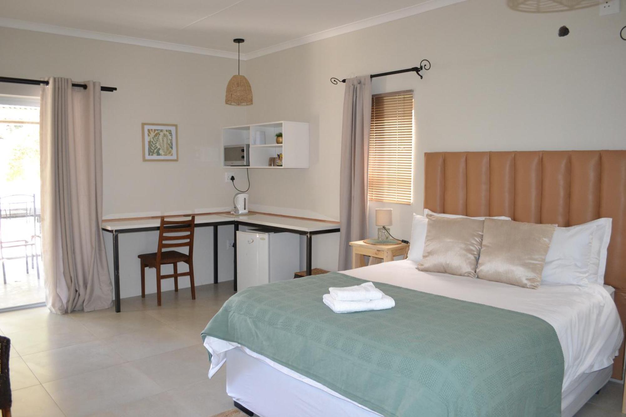 Travel North Guesthouse Цумеб Екстериор снимка