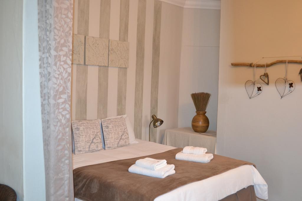 Travel North Guesthouse Цумеб Екстериор снимка