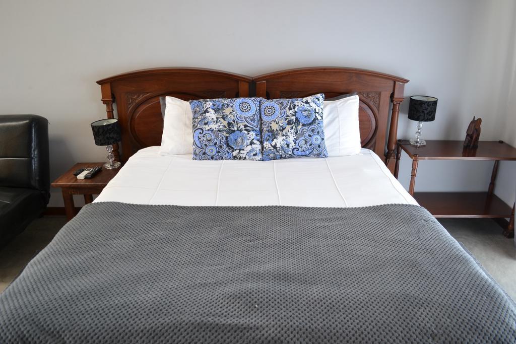 Travel North Guesthouse Цумеб Екстериор снимка