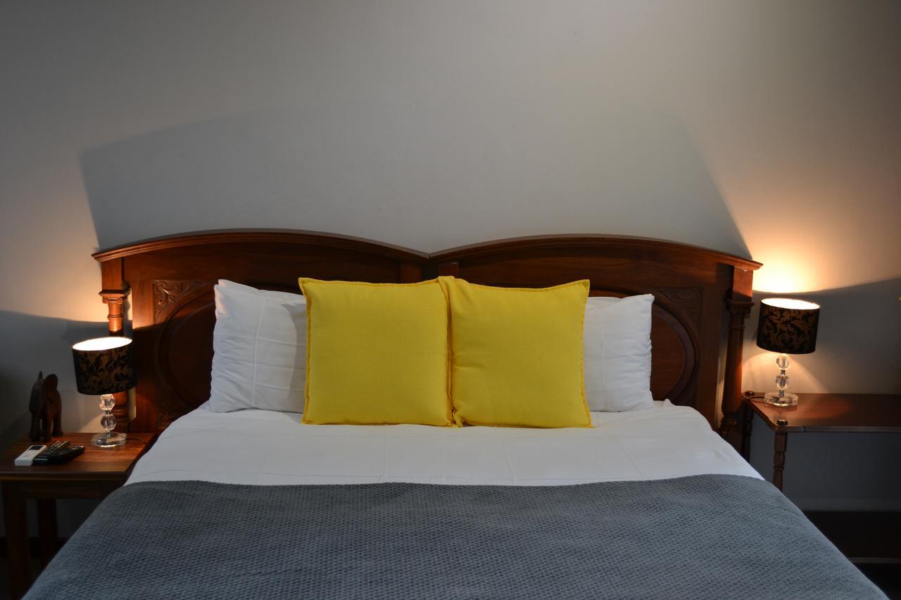 Travel North Guesthouse Цумеб Екстериор снимка