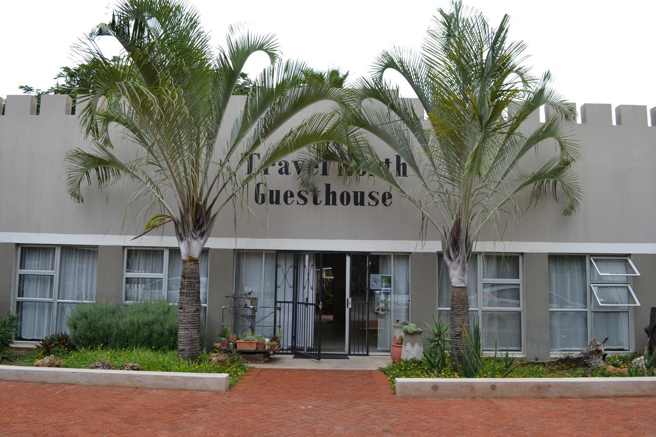 Travel North Guesthouse Цумеб Екстериор снимка