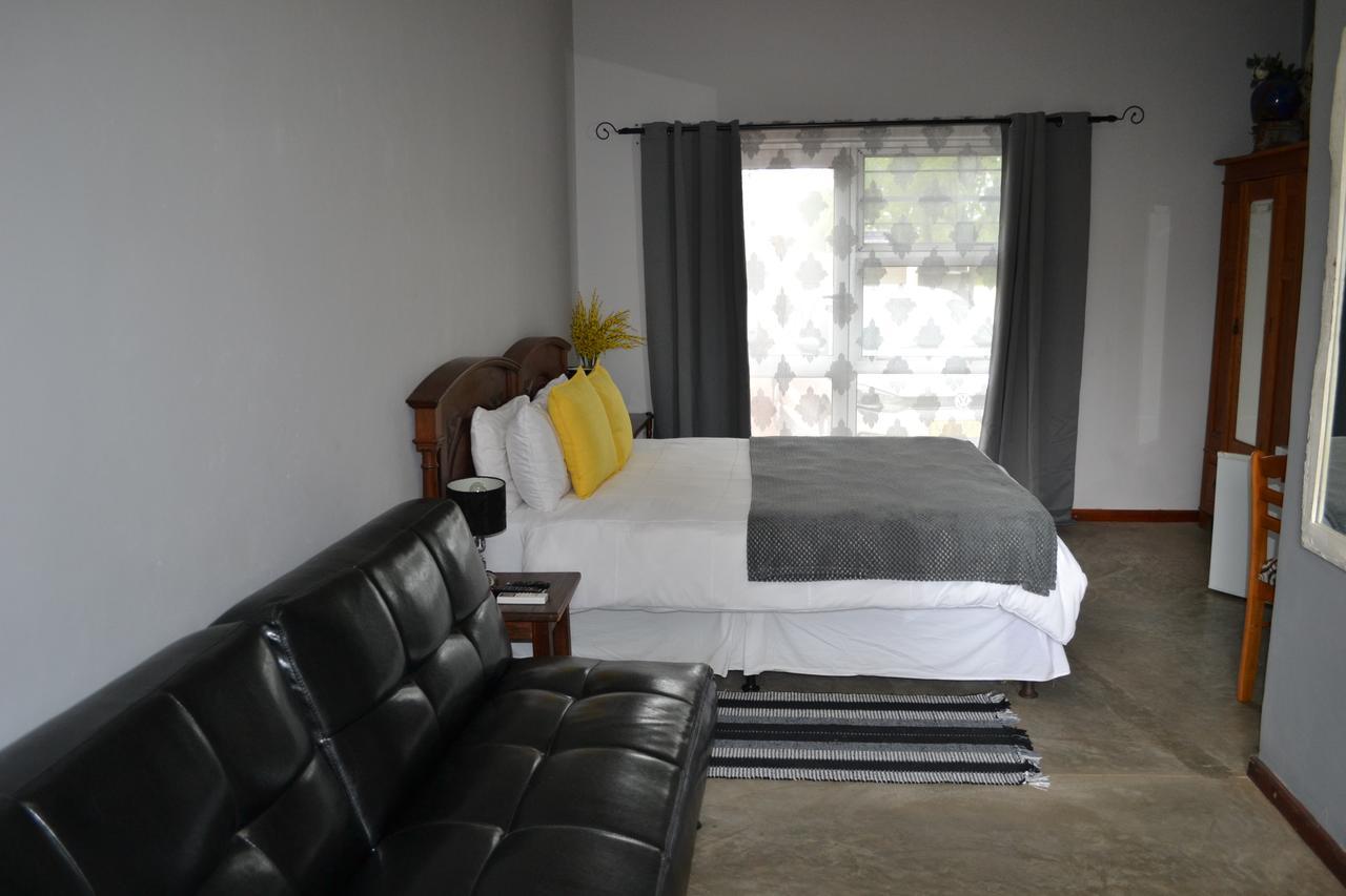 Travel North Guesthouse Цумеб Екстериор снимка